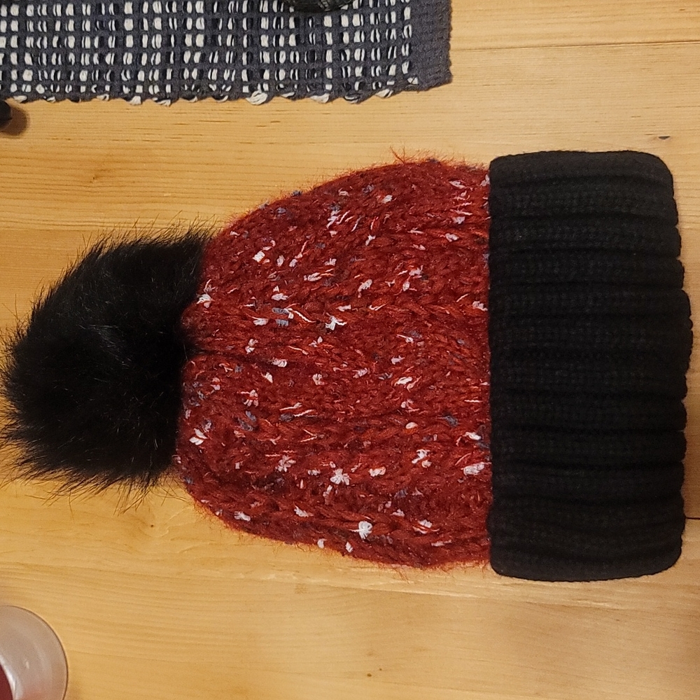 NWOT Women's Red with Multicolor Speckled Beanie